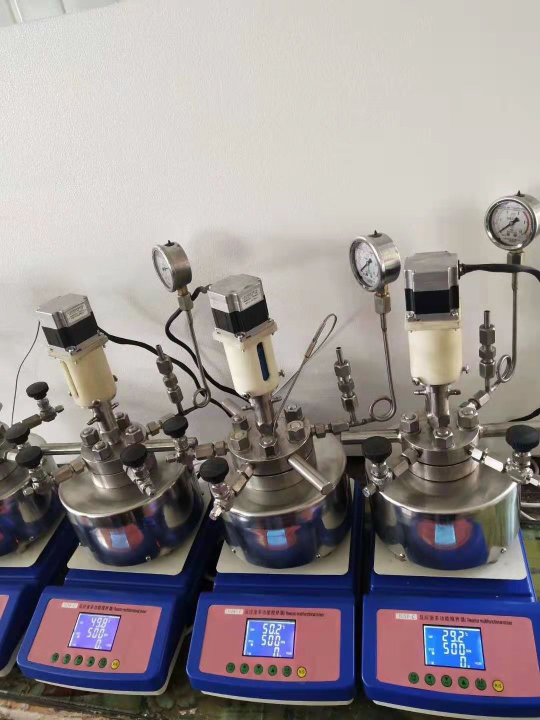河南益源儀器帶您了解玻璃反應釜的控溫減壓措施